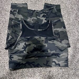 ZYIA Active Black Camo Print Set
